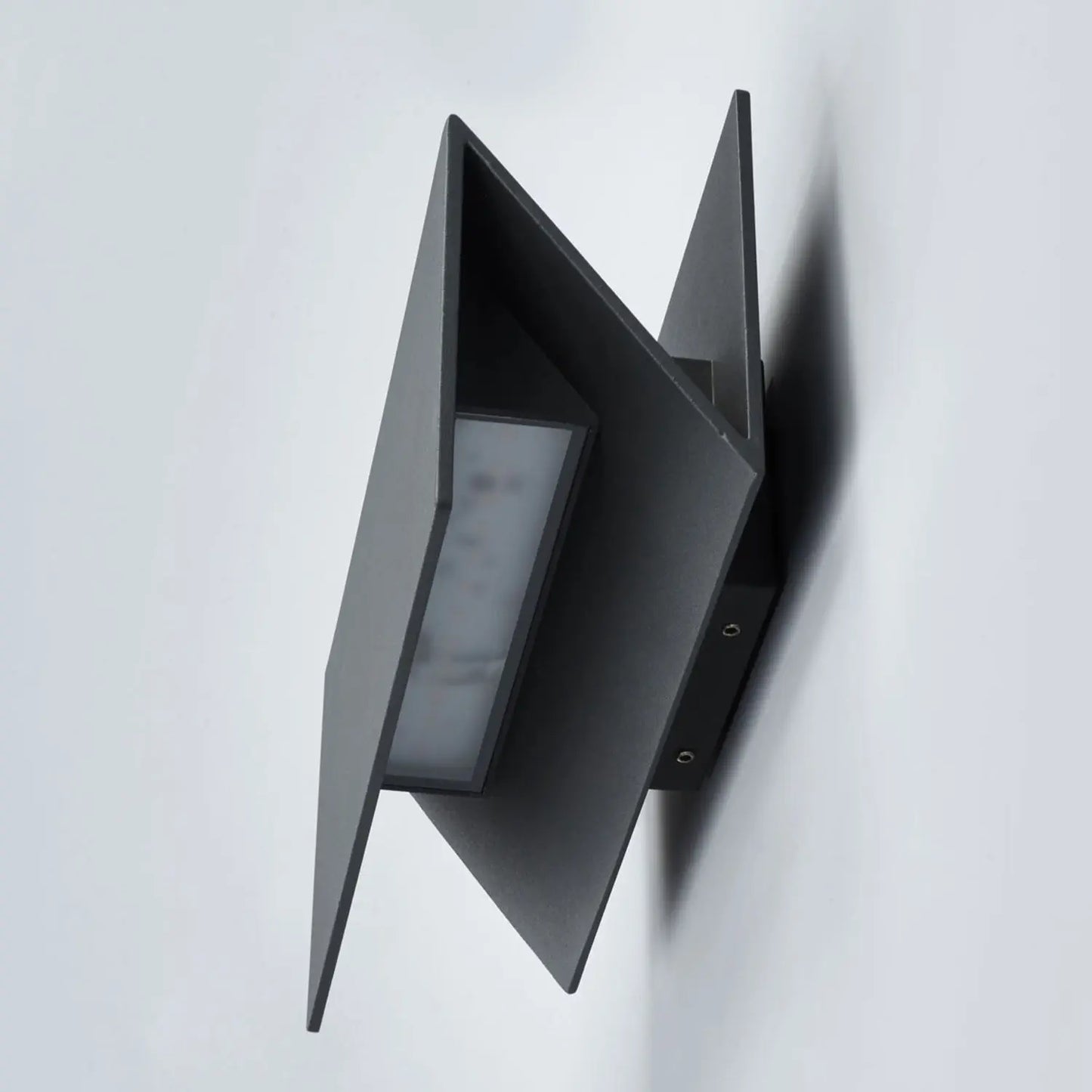 Modern LED Wall Light 14.4W (H1521) – 3000K Warm White, IP54, Black Aluminum Fixture for Entrances & Corridors