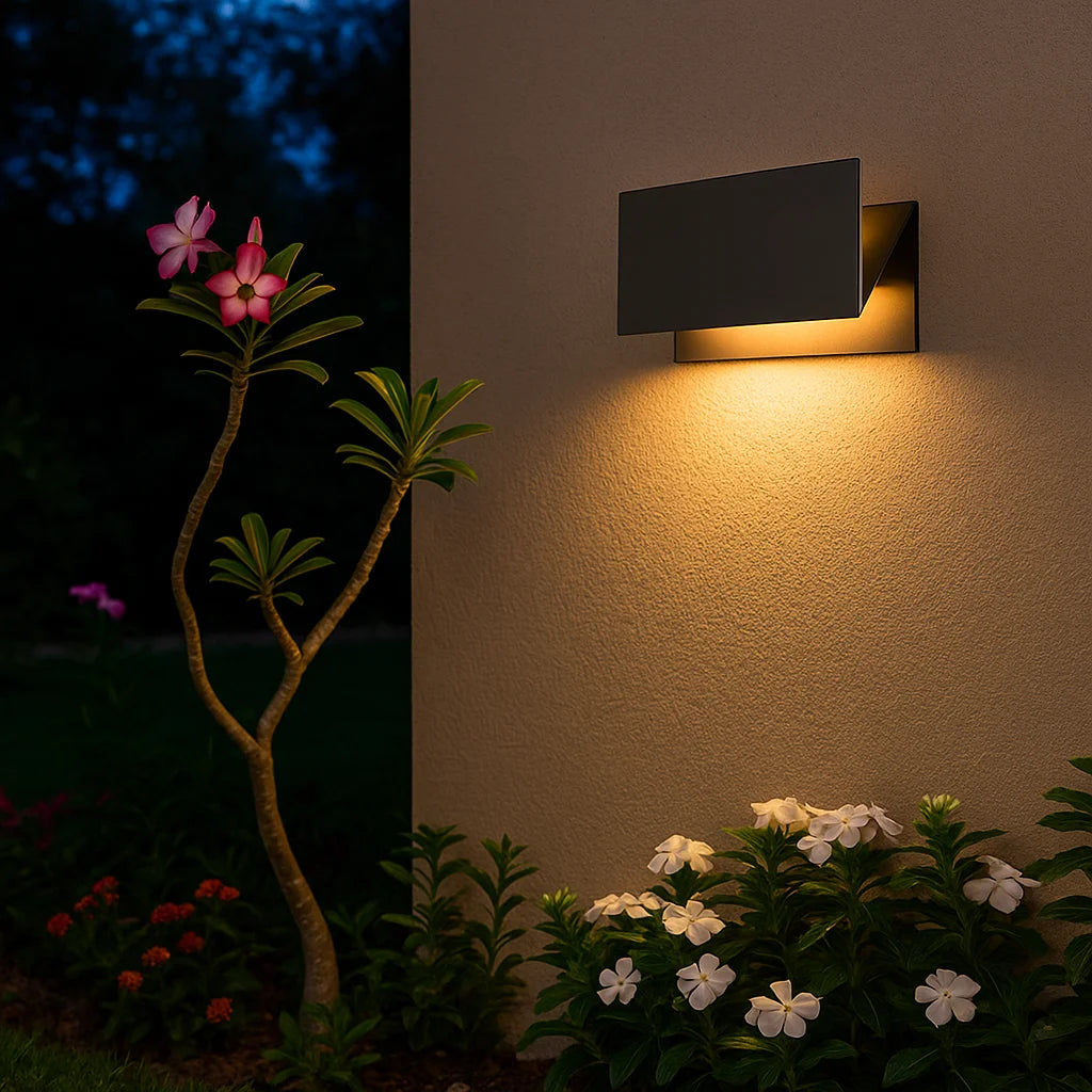 Modern LED Wall Light 14.4W (H1521) – 3000K Warm White, IP54, Black Aluminum Fixture for Entrances & Corridors