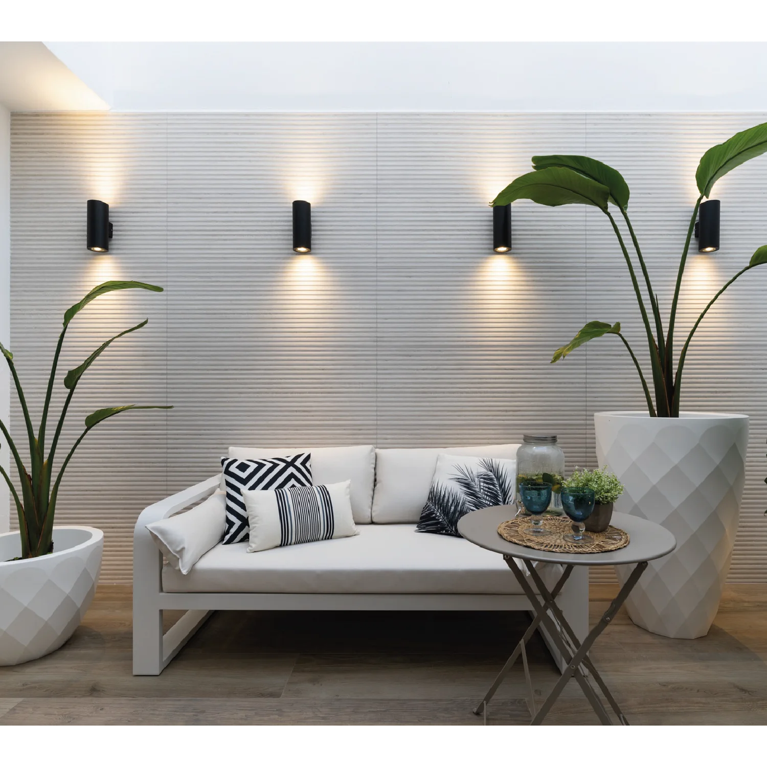 Ultralight Bi-Directional Black Wall Sconce (YJ2013/2 COB)