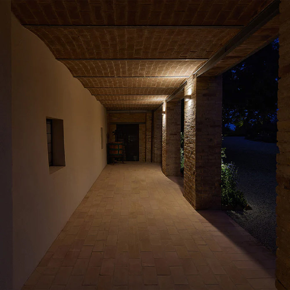 Ultralight Up and Down LED Wall Light (7760)