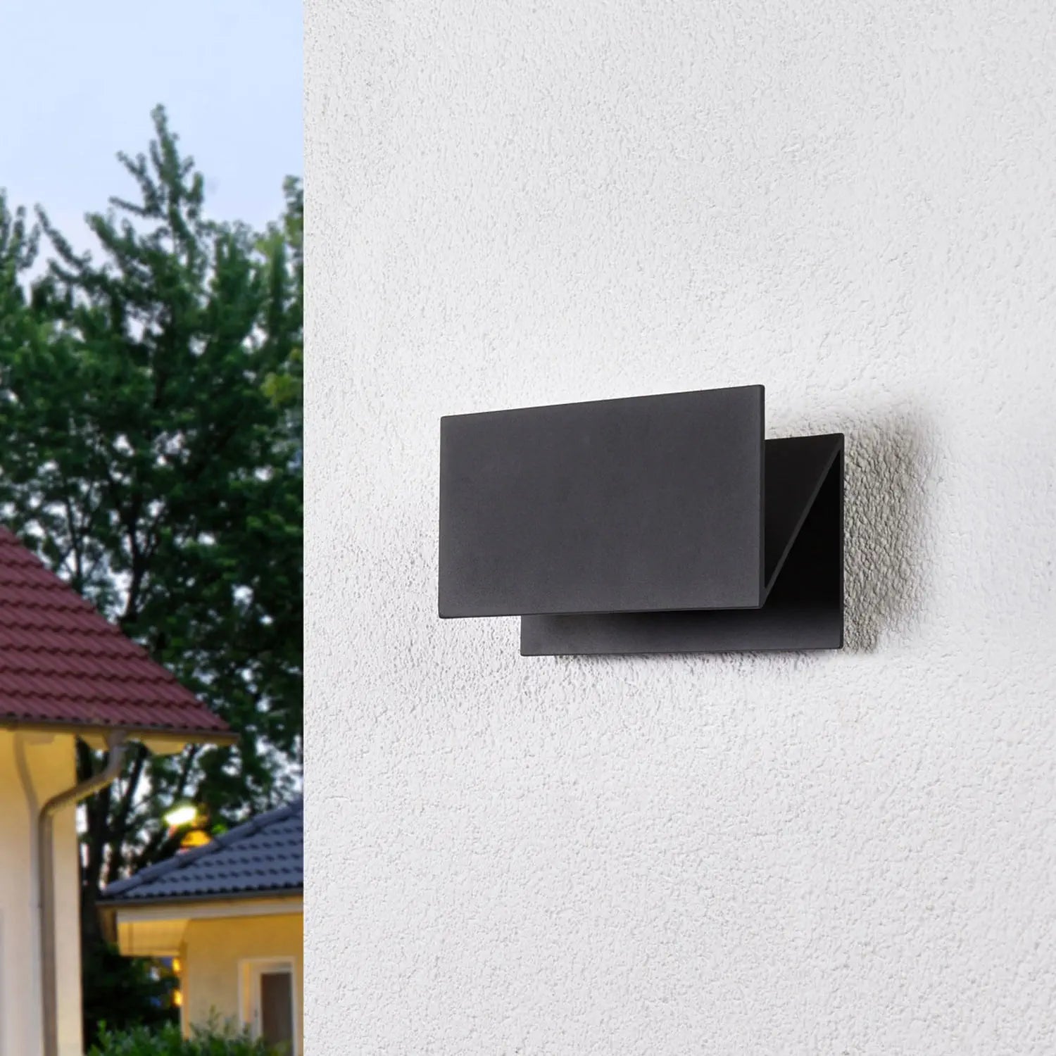 Modern LED Wall Light 14.4W (H1521) – 3000K Warm White, IP54, Black Aluminum Fixture for Entrances & Corridors