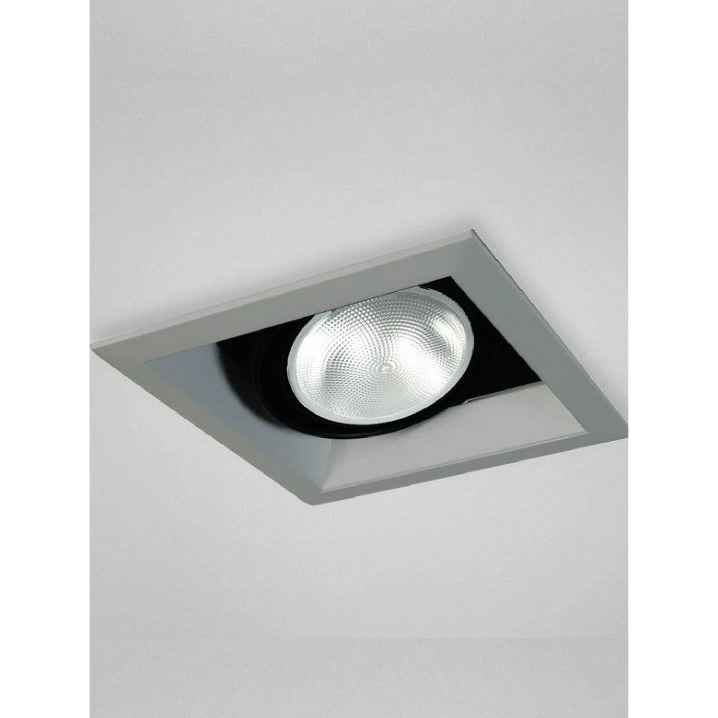 LED Light Bulb PAR30 – Dimmable Bulb for Indoor Spaces (UTL-PR1000ST-W2D)