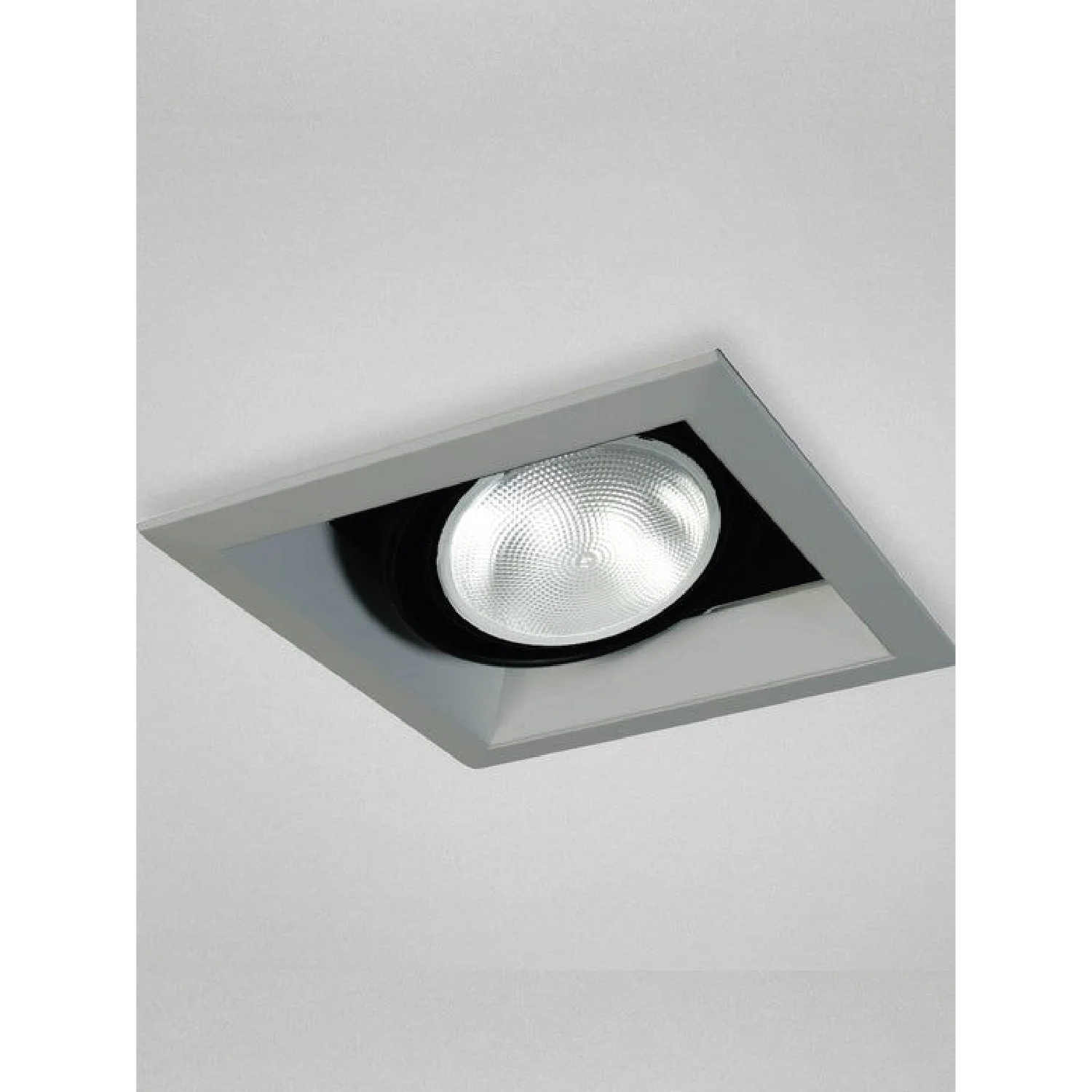 LED Light Bulb PAR30 – Dimmable Bulb for Indoor Spaces (UTL-PR1000ST-W2D)